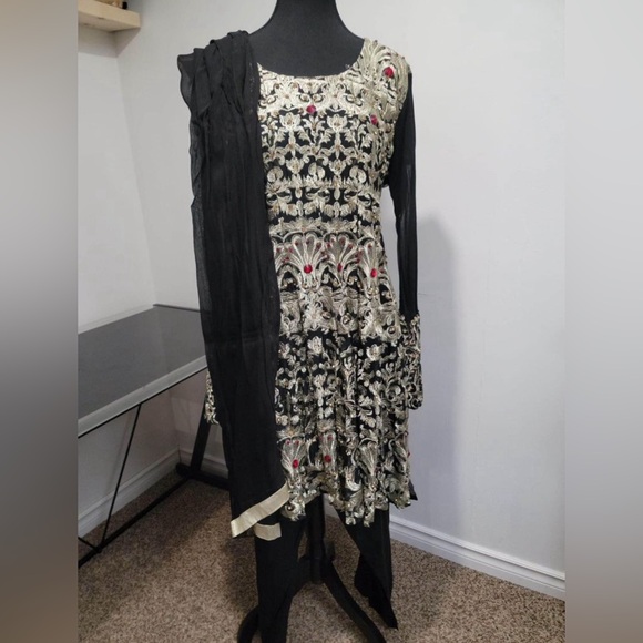 Black and golden frock with trousers and dupatta - Picture 2 of 2
